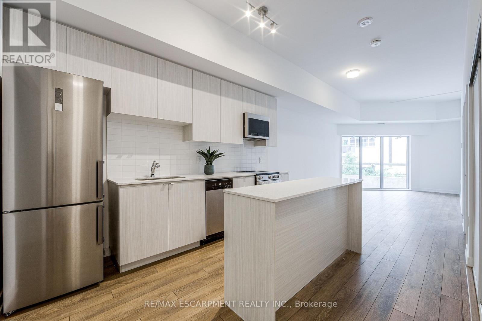 #112 2433 DUFFERIN STREET - 6