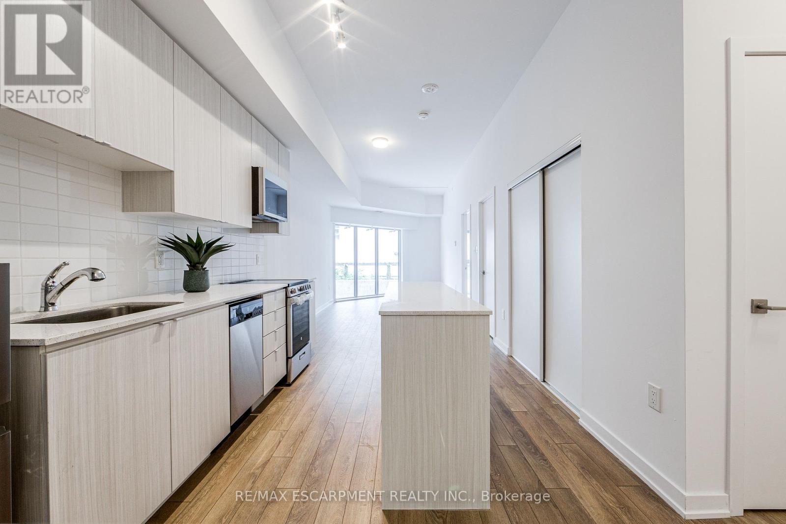 #112 2433 DUFFERIN STREET - 7