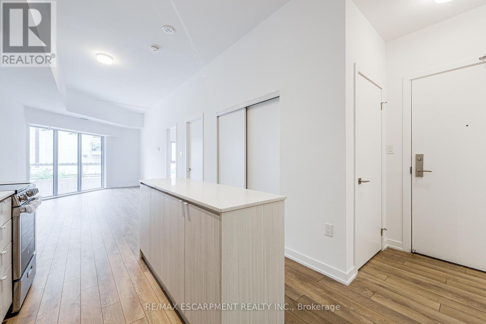 #112 2433 DUFFERIN STREET - 9