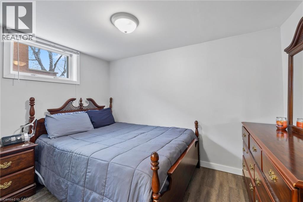 42 ATWATER Crescent - 32