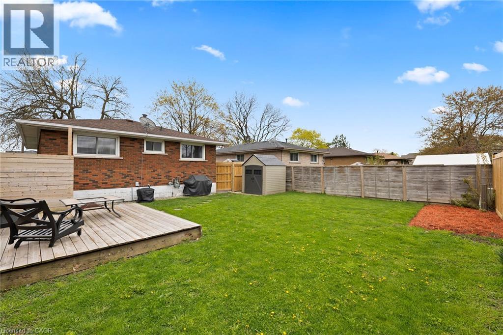 42 ATWATER Crescent - 10
