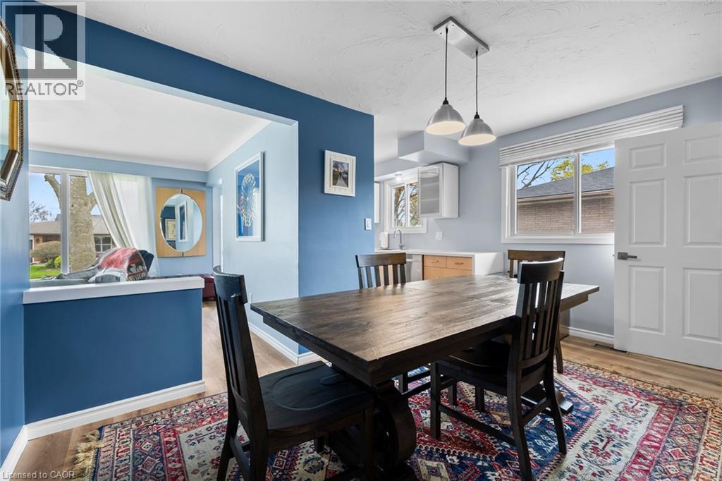 42 ATWATER Crescent - 15
