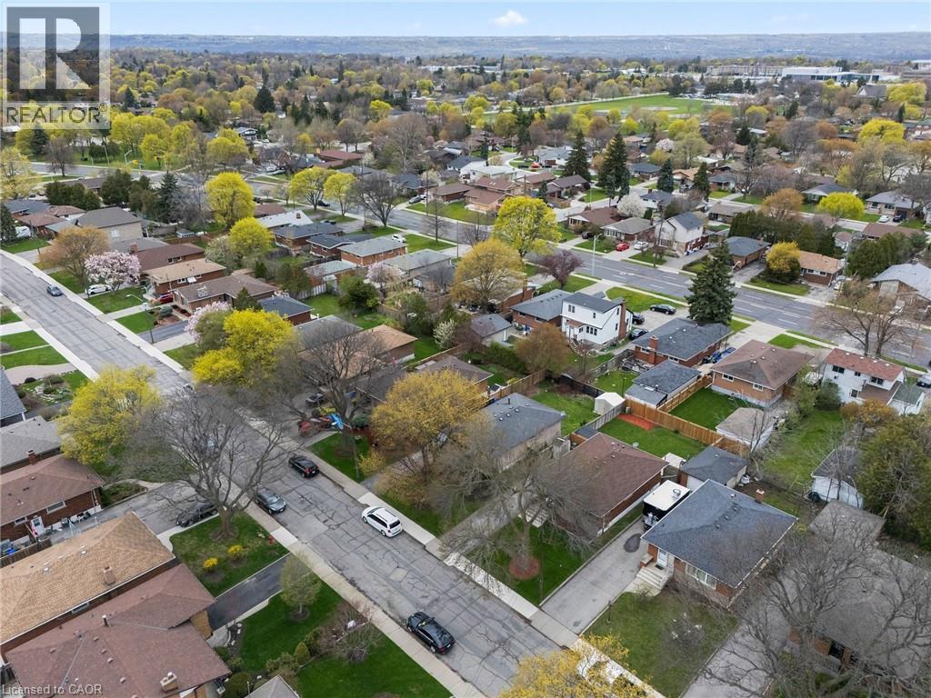 42 ATWATER Crescent - 46