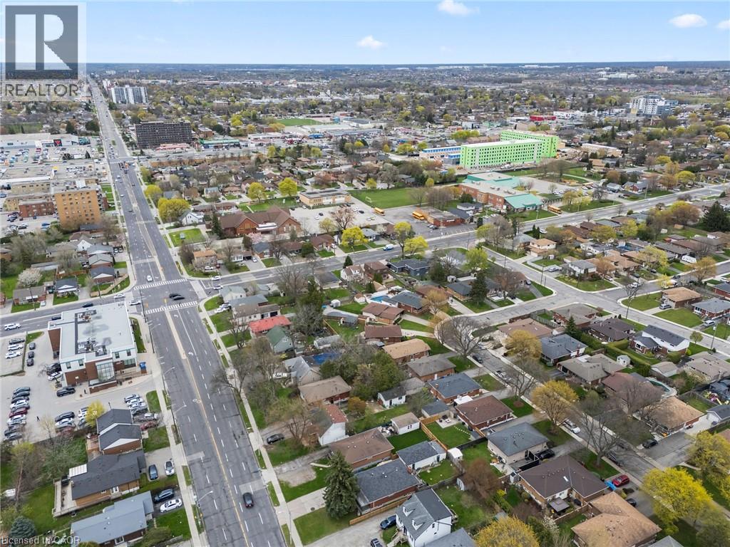 42 ATWATER Crescent - 48