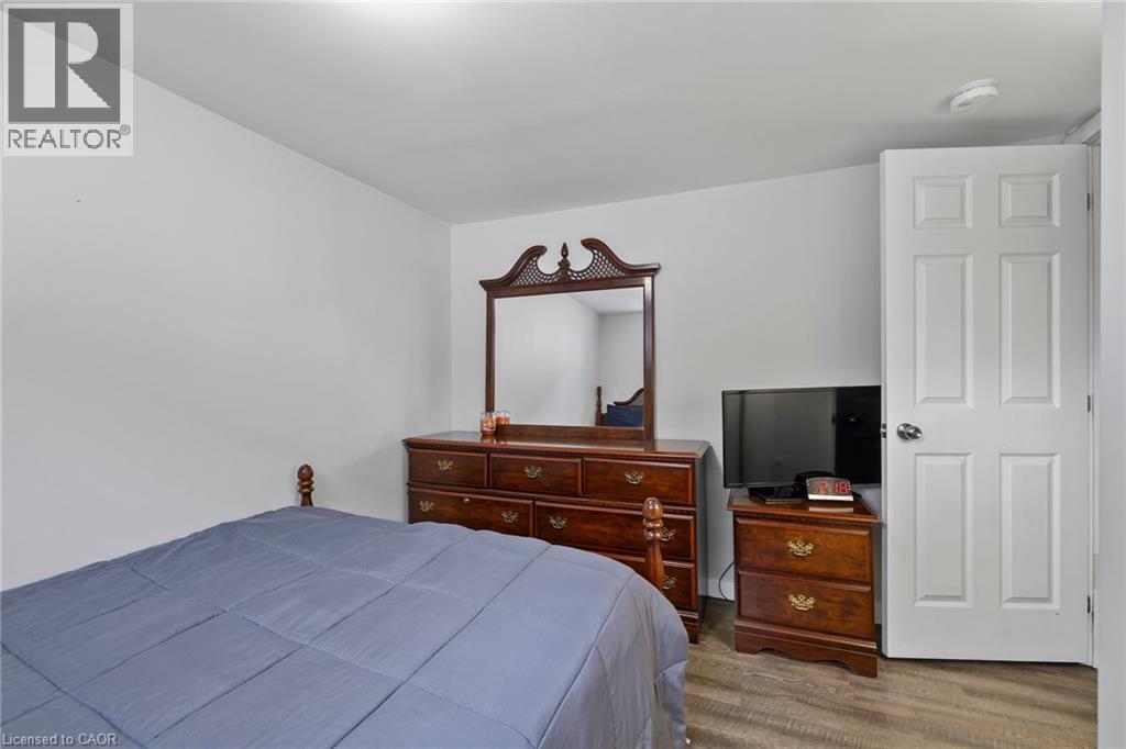 42 ATWATER Crescent - 34