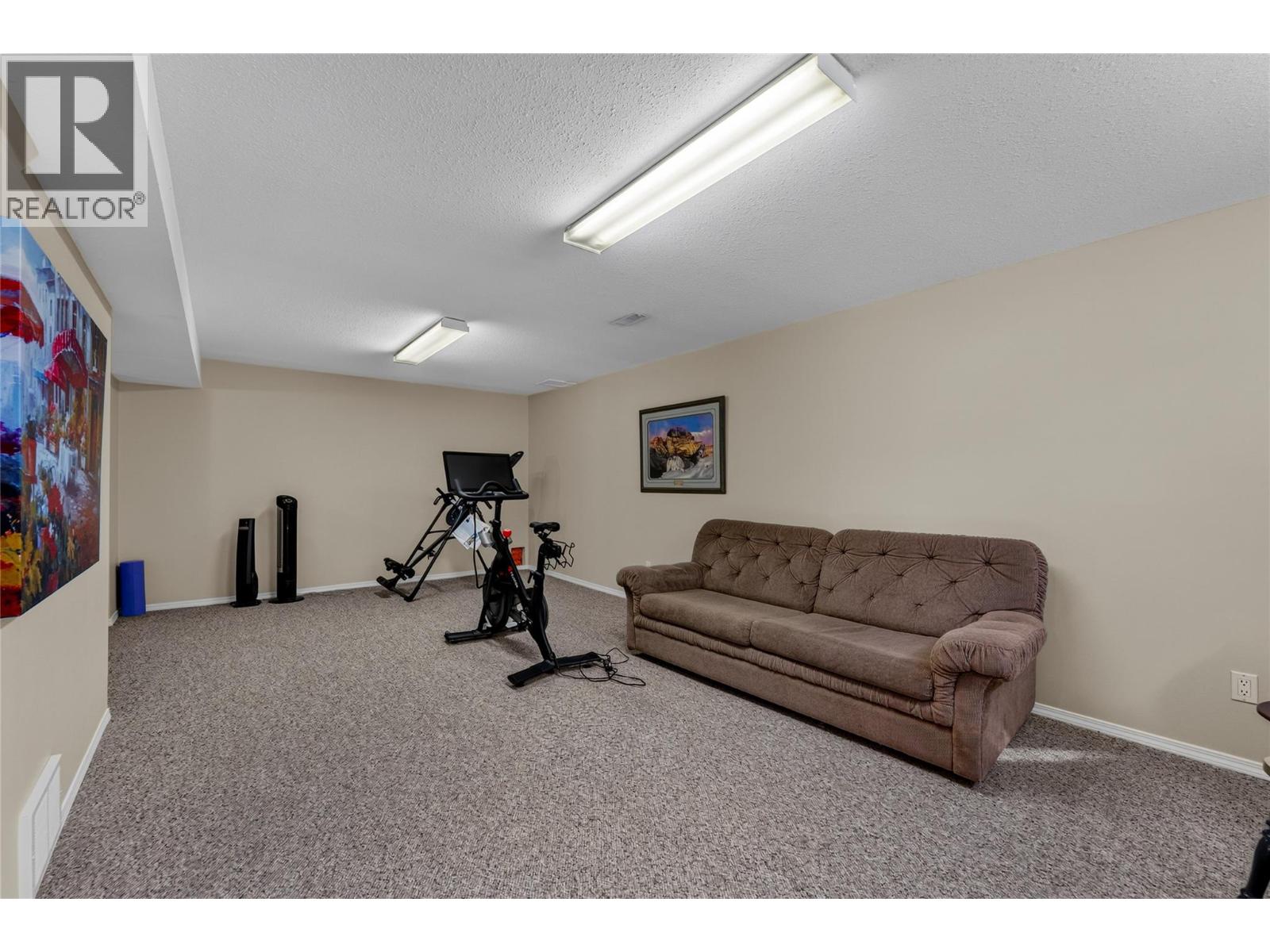 2049 Tremerton Drive - Image 37