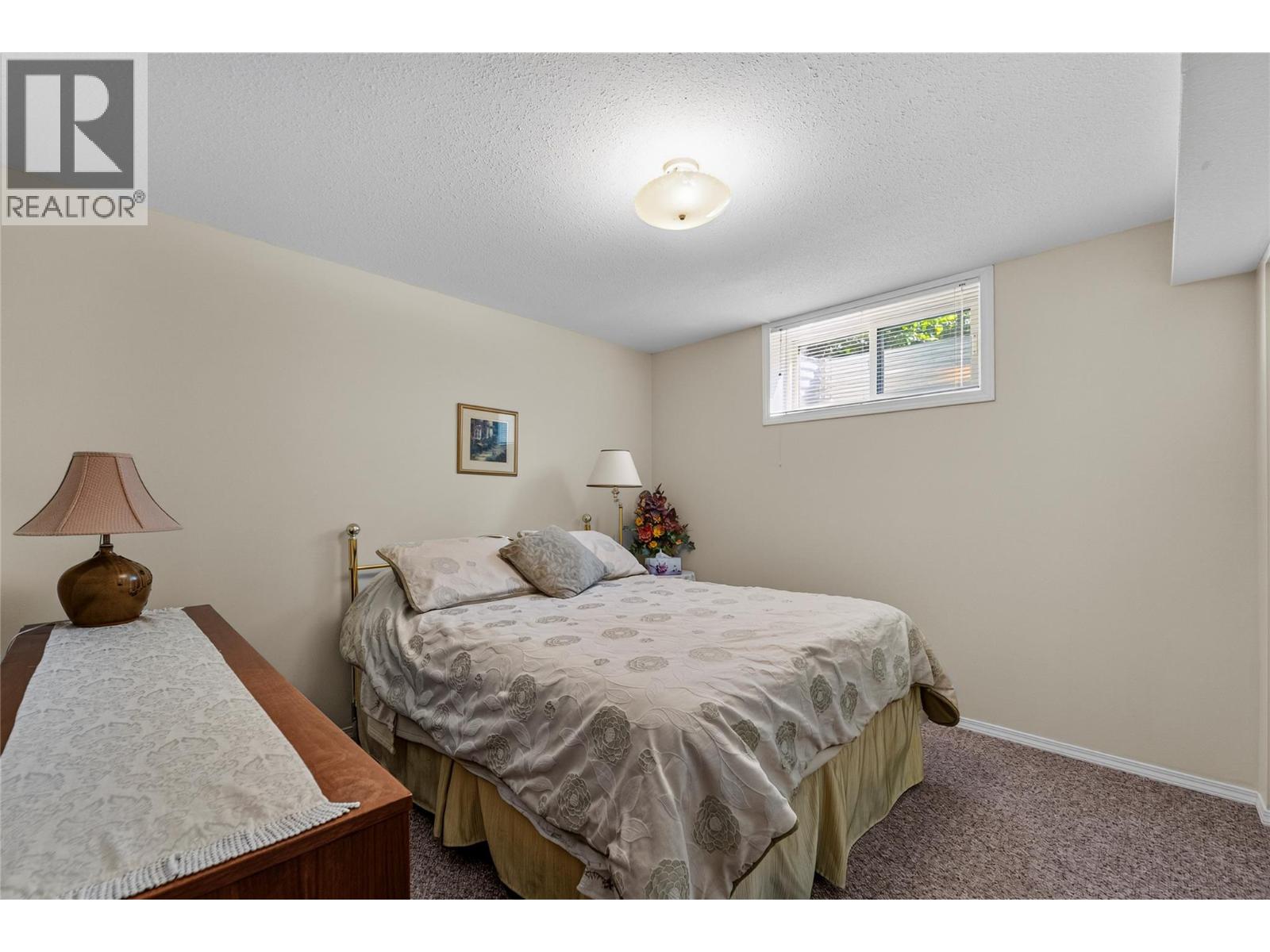 2049 Tremerton Drive - Image 39