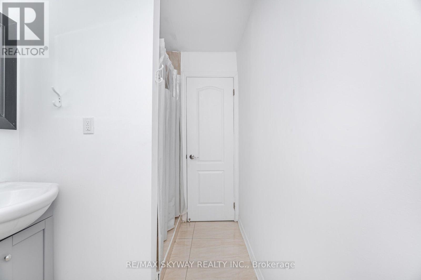 4754 FIRST AVENUE - 33