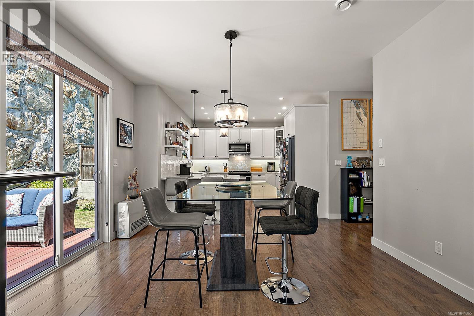 2331 Azurite Cres - 11