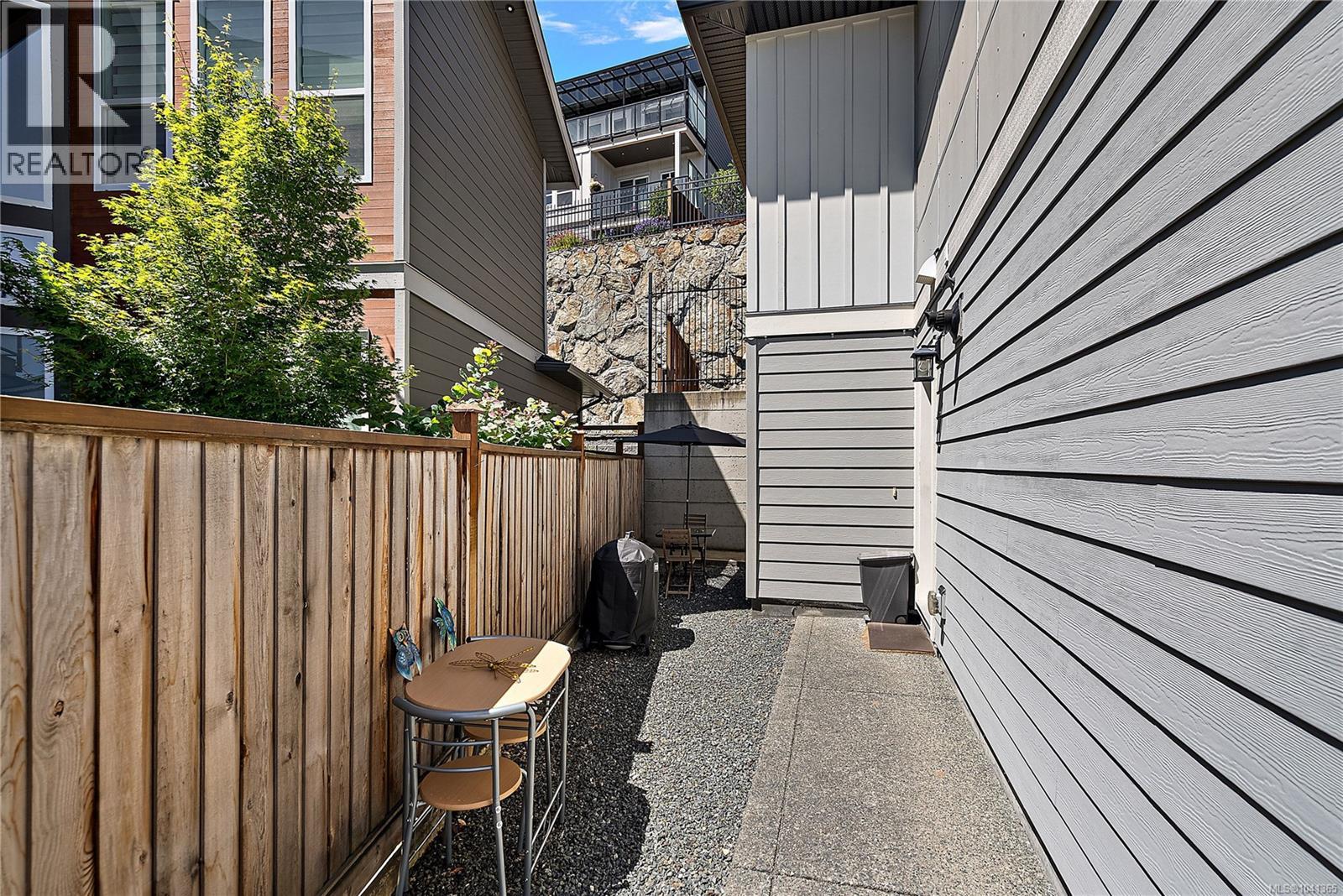 2331 Azurite Cres - 19