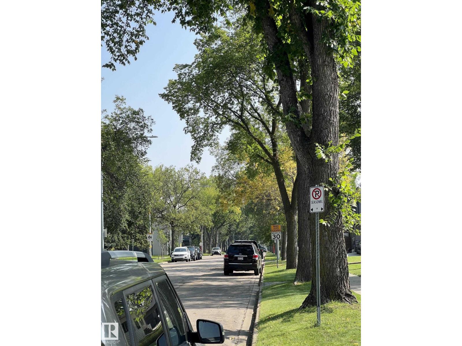 7923 94 AV NW - 26