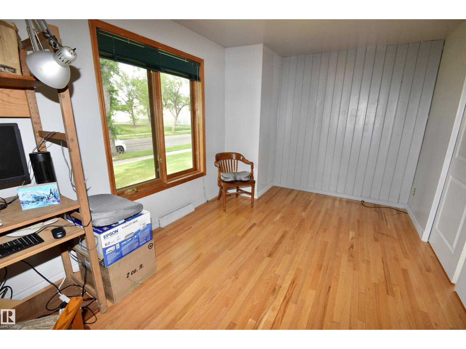 7923 94 AV NW - 8
