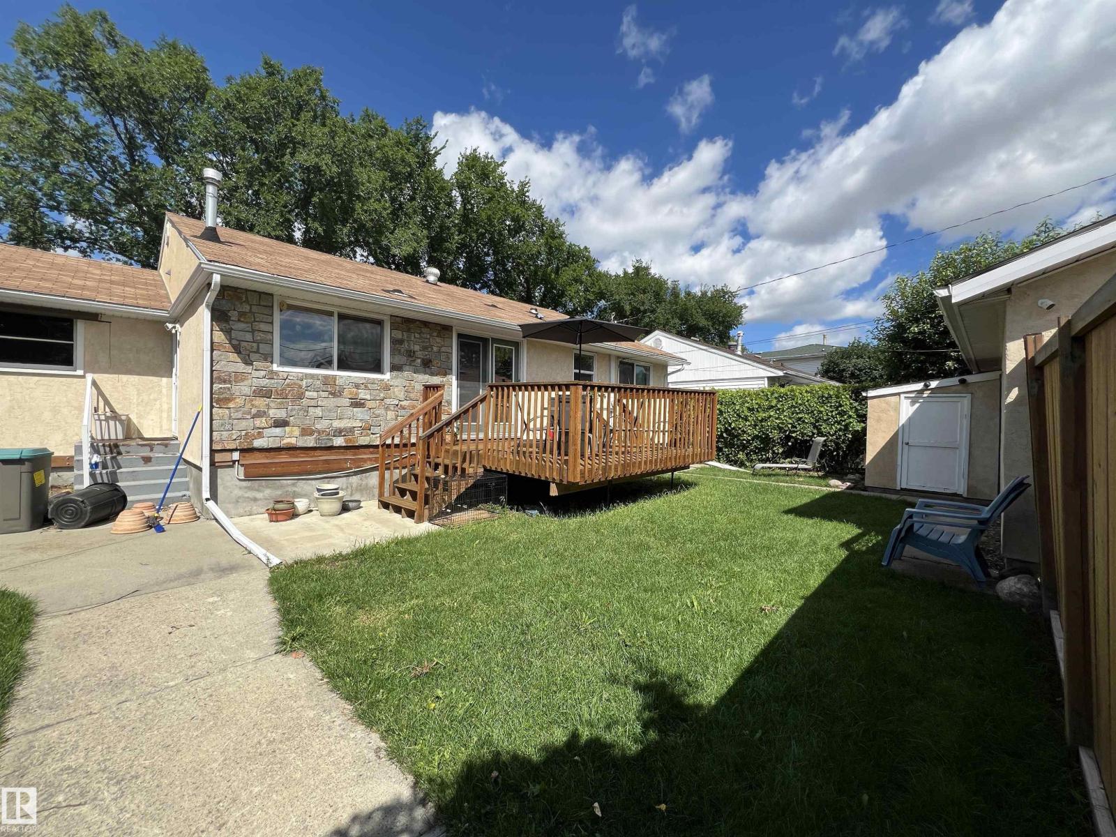 7923 94 AV NW - 17