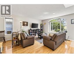 Entrance - 4346 Gulfview Dr, Nanaimo, BC V9T6K4 Photo 12