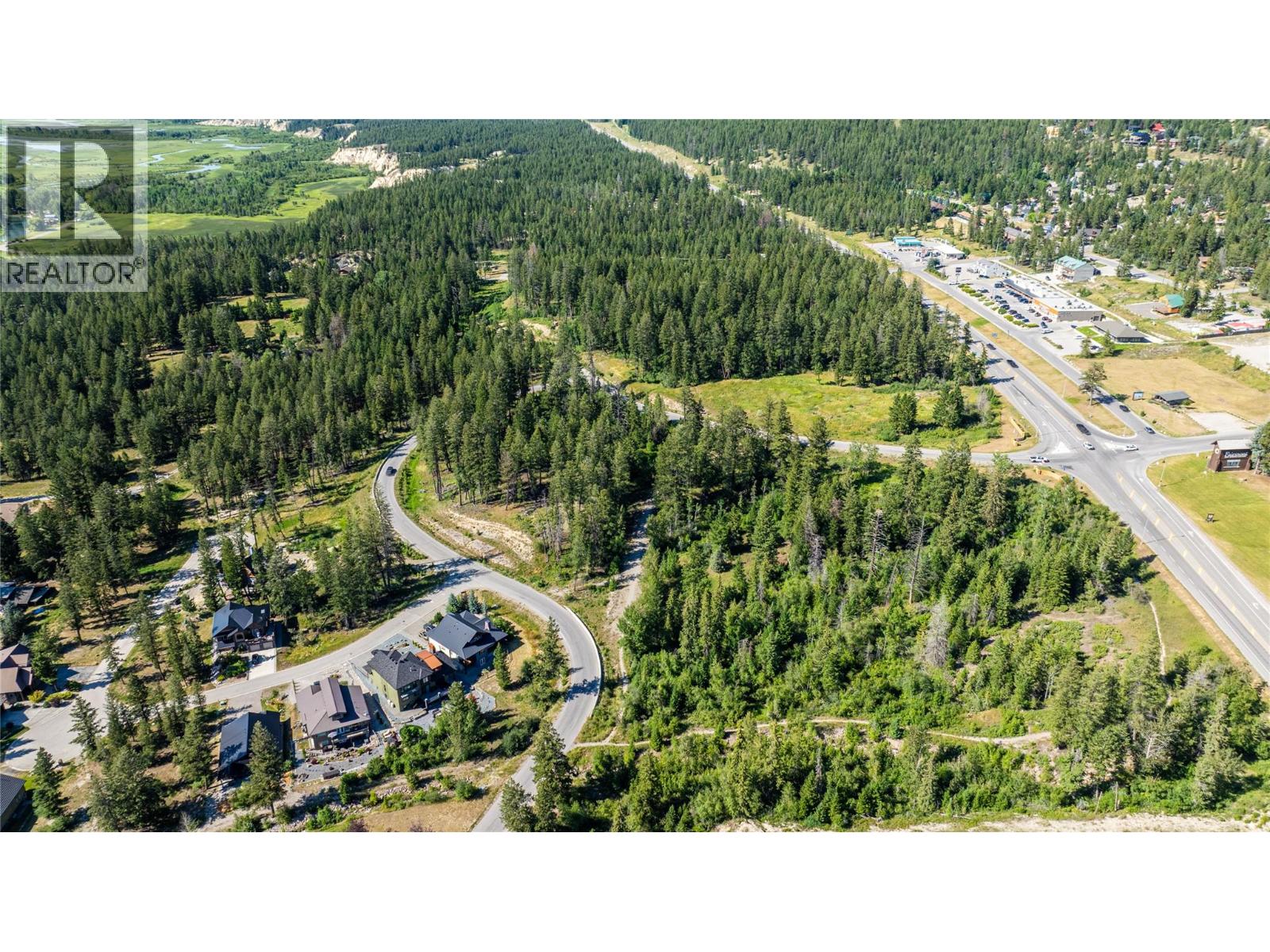 Hot Springs Road, Fairmont Hot Springs, British Columbia, V0B1L1, Fairmont Hot Springs, British Columbia — photo 4 of 5