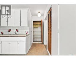 1015 J Avenue N, Saskatoon, SK S7L2L3 Photo 11
