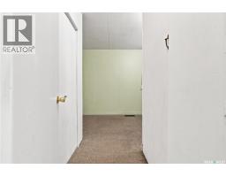 1015 J Avenue N, Saskatoon, SK S7L2L3 Photo 17