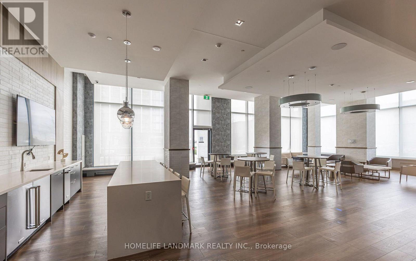 #424 9000 JANE STREET - 11