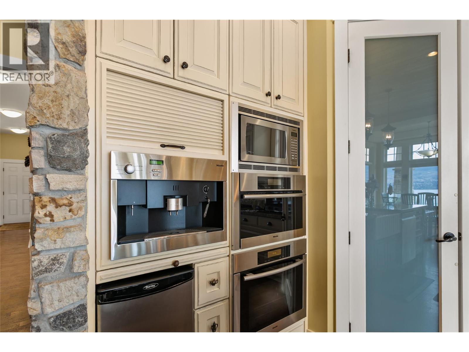 3298 Shiraz Court - 25