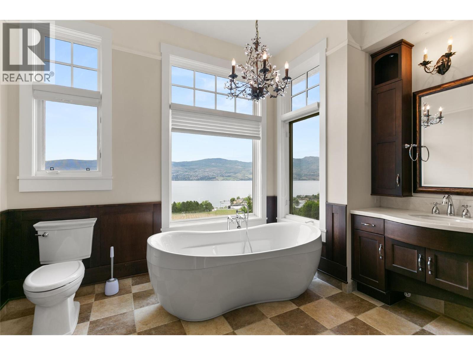  3298 Shiraz Court, West Kelowna