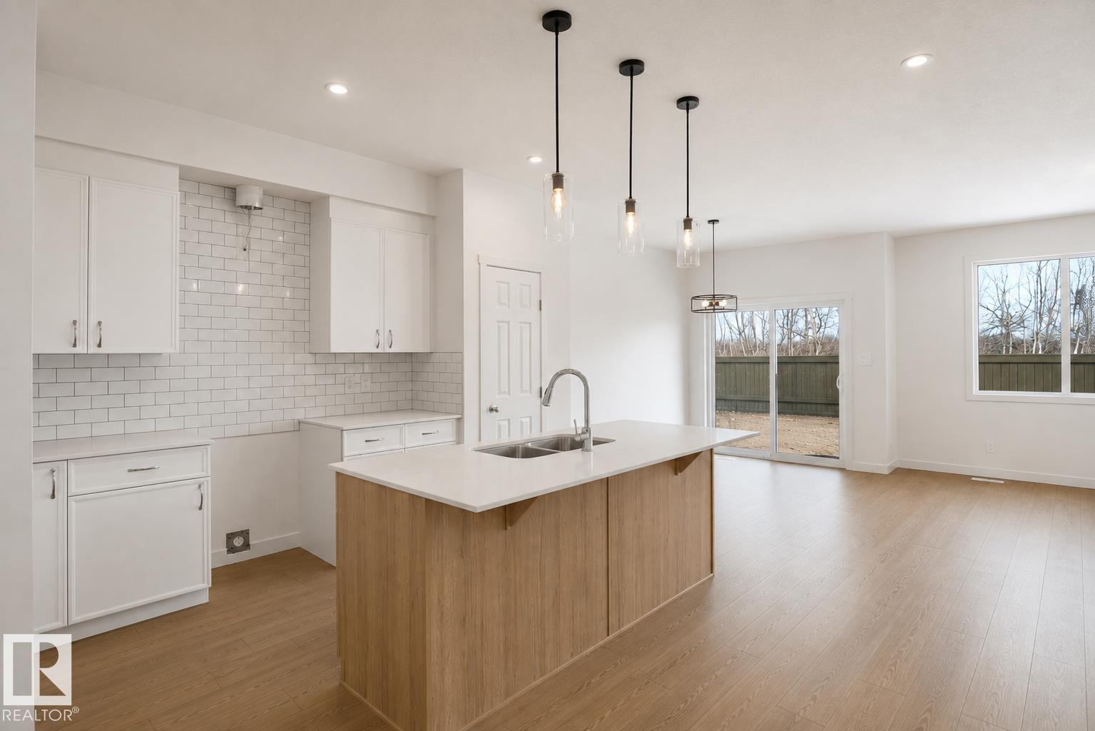 8504 183 AV NW - 9