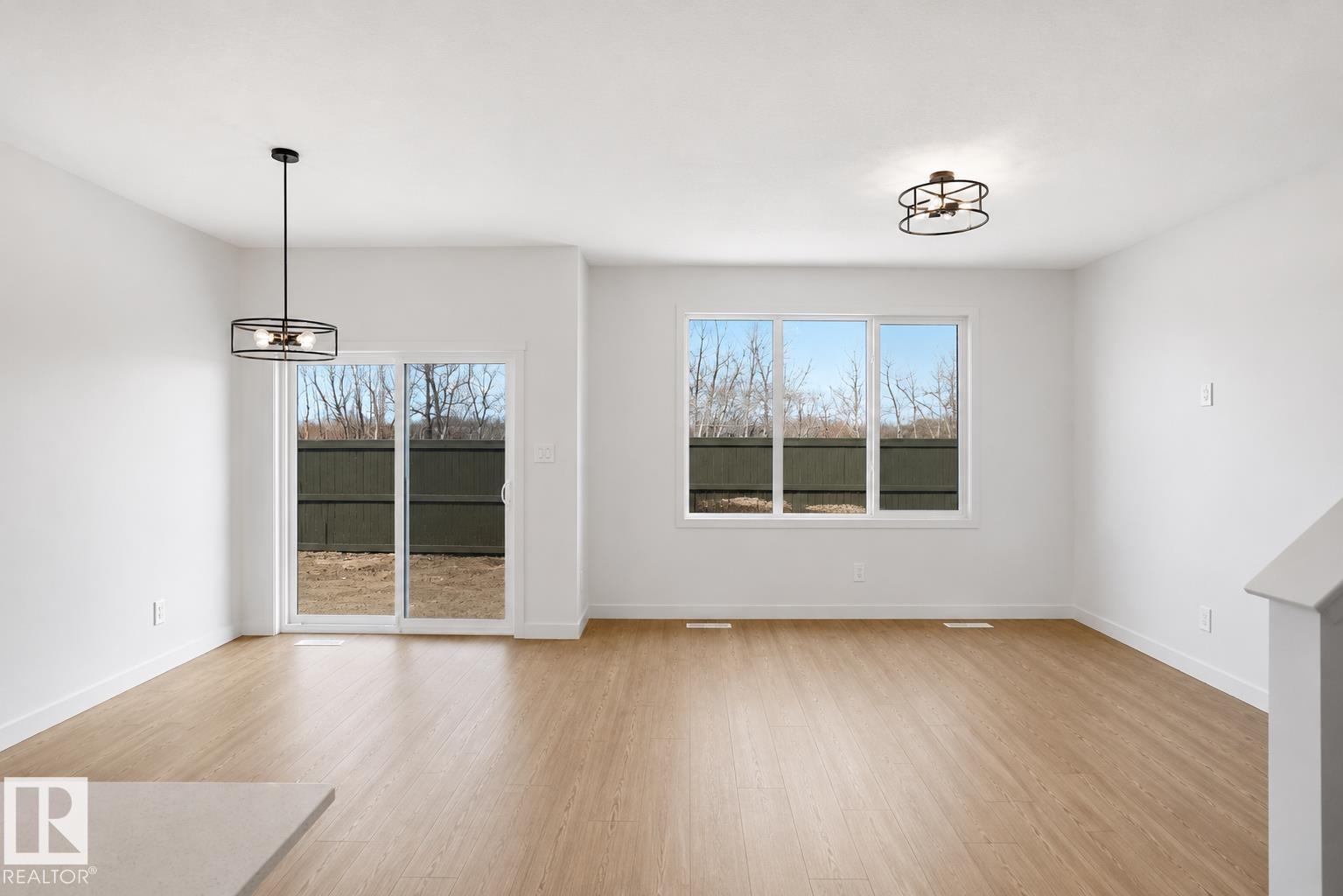 8504 183 AV NW - 11