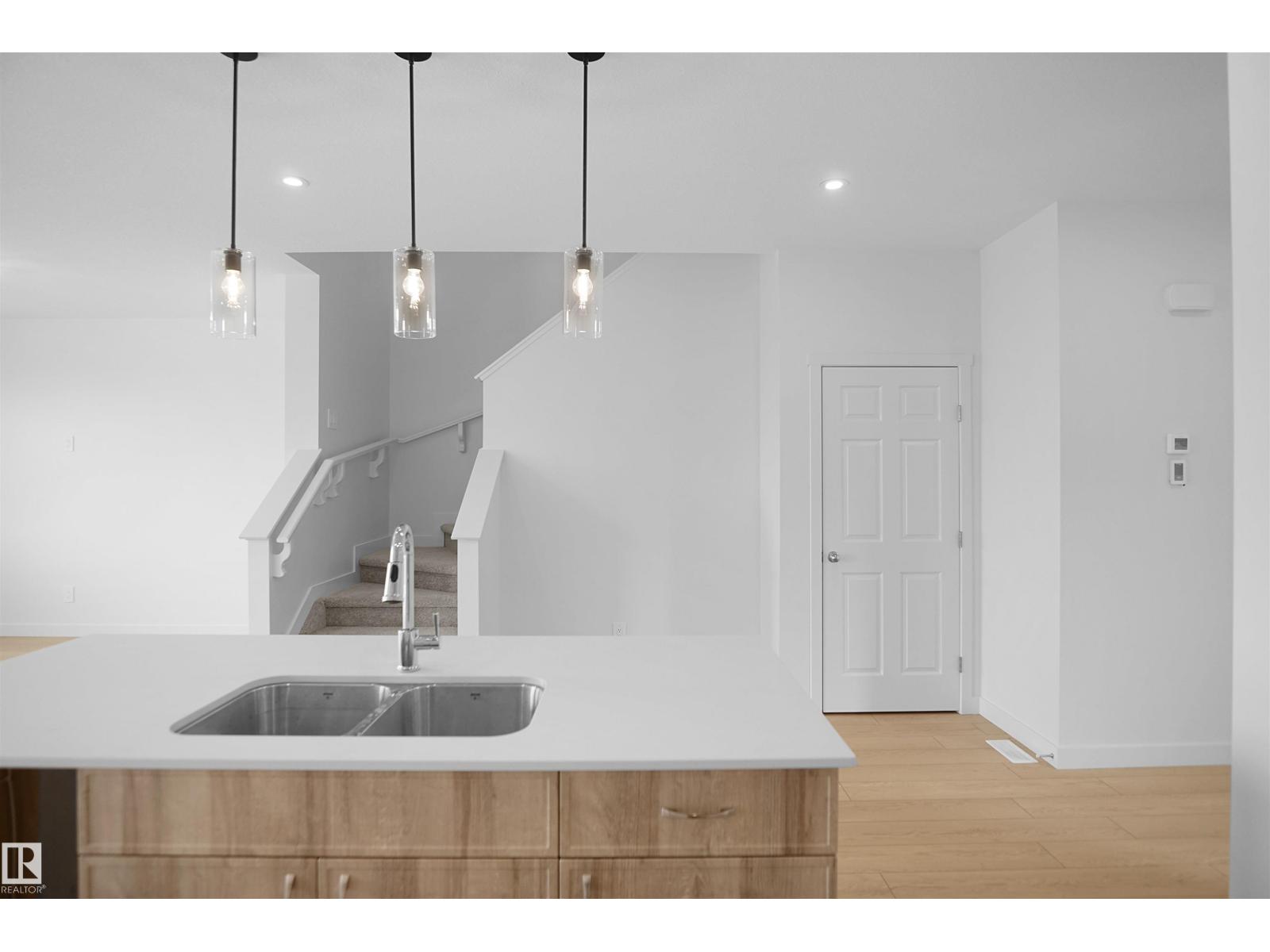 8504 183 Avenue NW - Photo 16