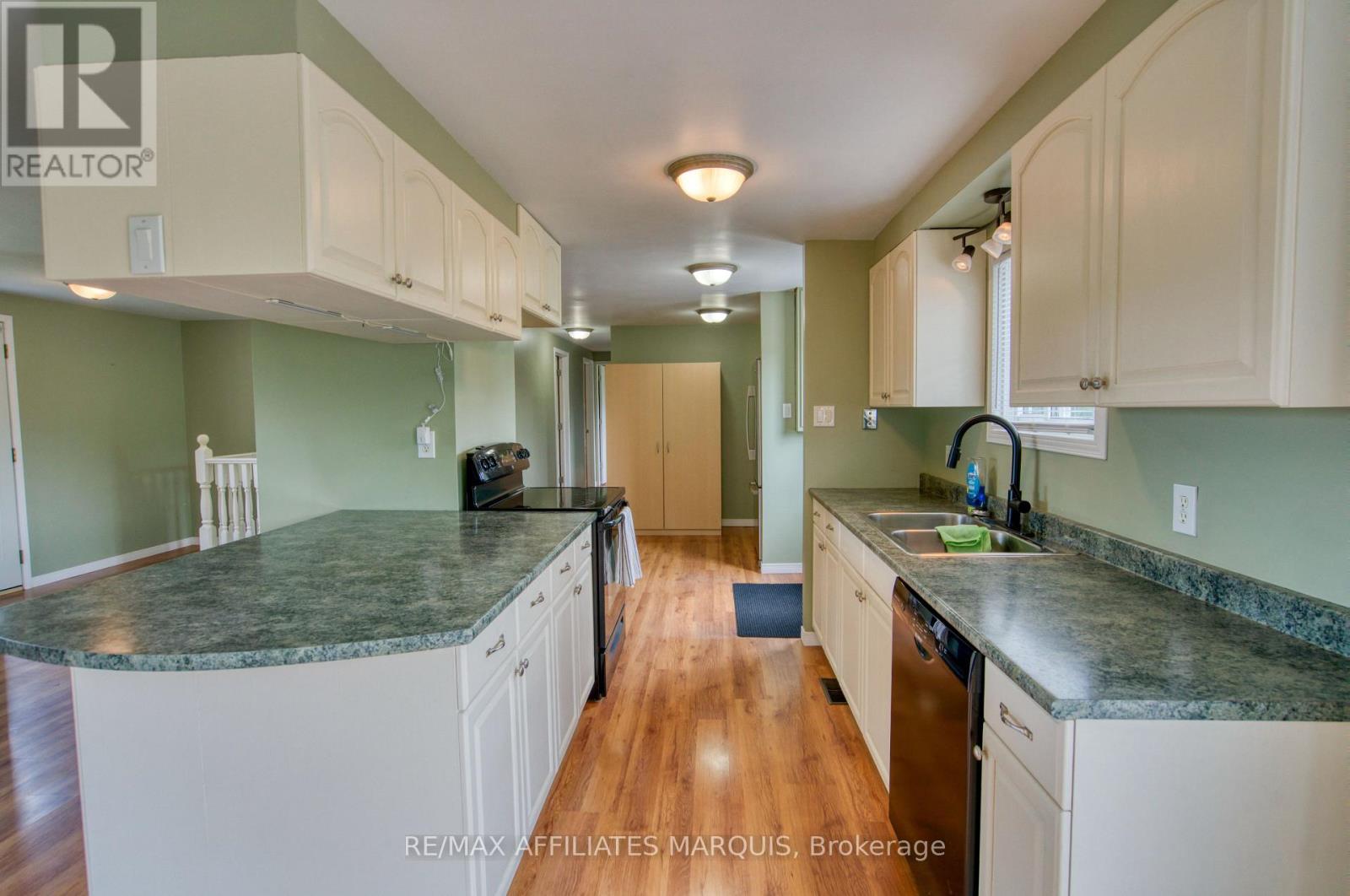3826 BIG RIDEAU LAKE ROAD - Image 9