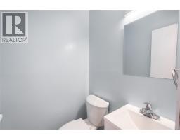 Kitchen - 405 Cardiff Place, Sarnia, ON N7S4C7 Photo 8