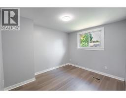 Living room - 405 Cardiff Place, Sarnia, ON N7S4C7 Photo 9