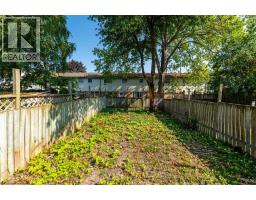 405 Cardiff Place, Sarnia, ON N7S4C7 Photo 13