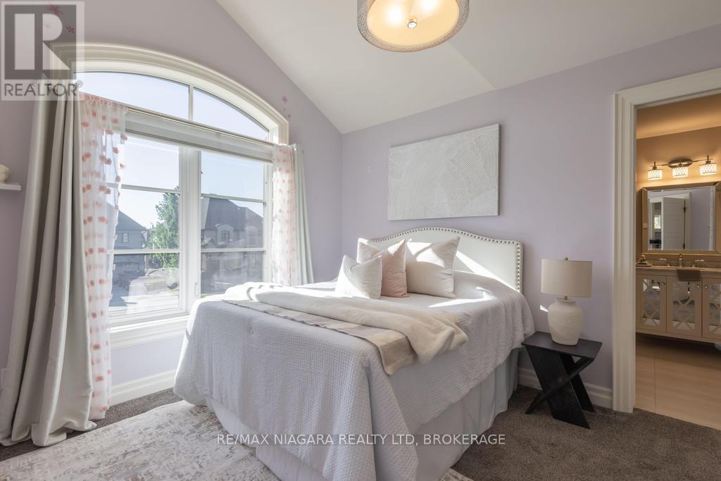 50 SANDALWOOD CRESCENT - Image 30