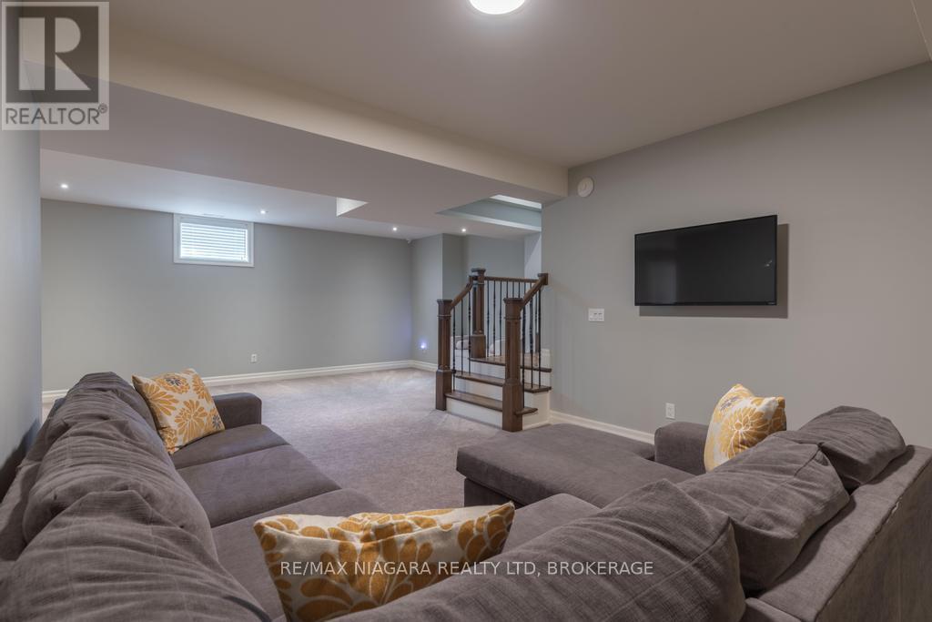 50 SANDALWOOD CRESCENT - Image 37
