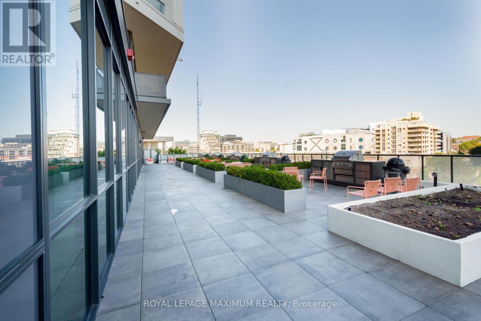 #3307 50 ORDNANCE STREET - 34