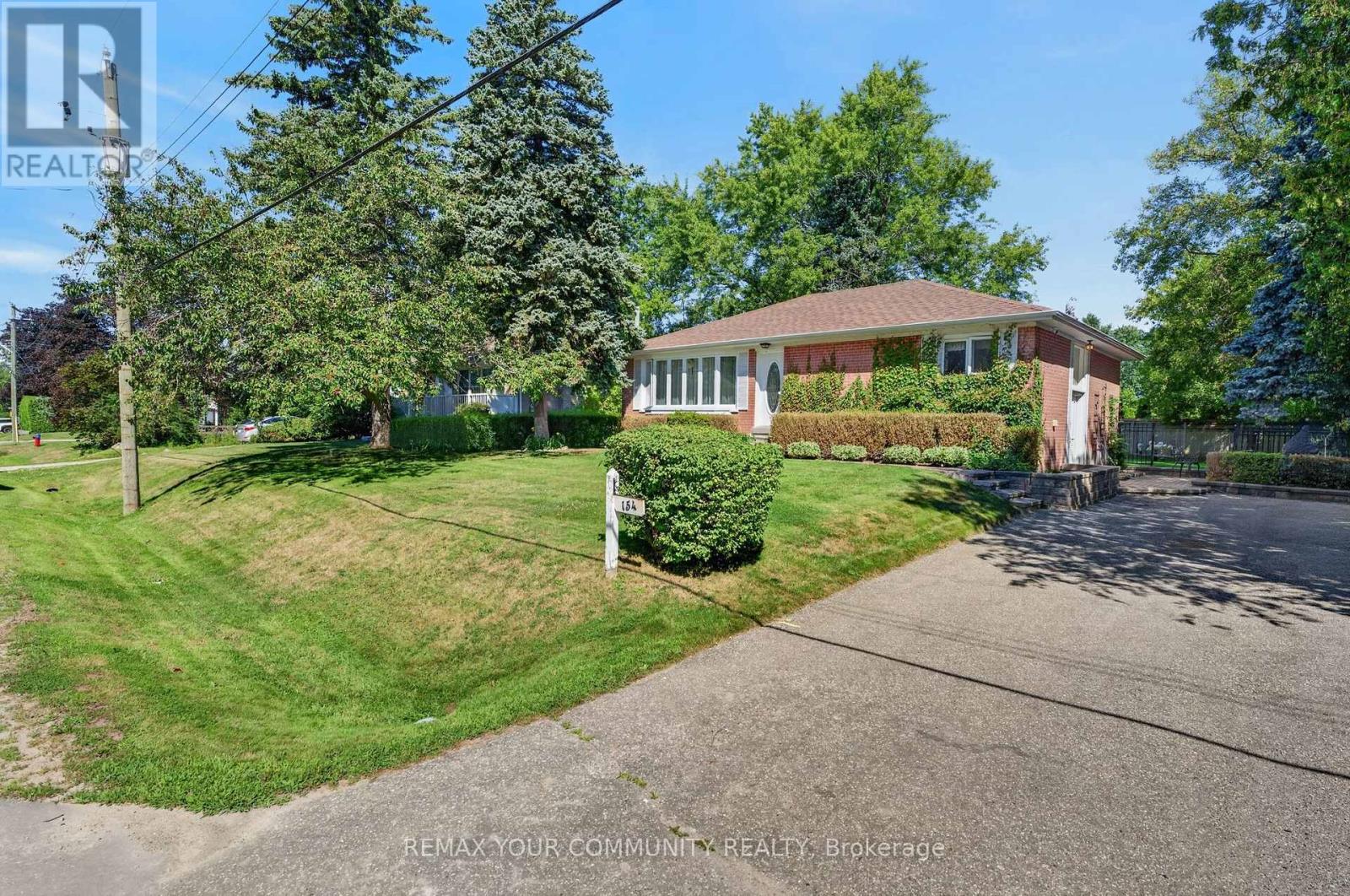 154 HOLLINGSWORTH DRIVE - 2