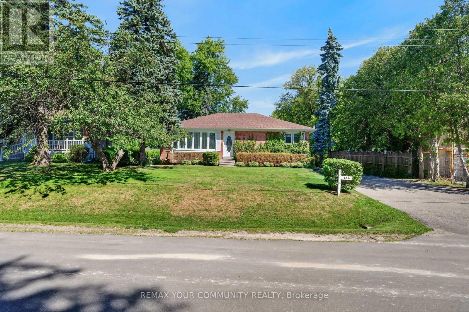 154 HOLLINGSWORTH DRIVE - 3