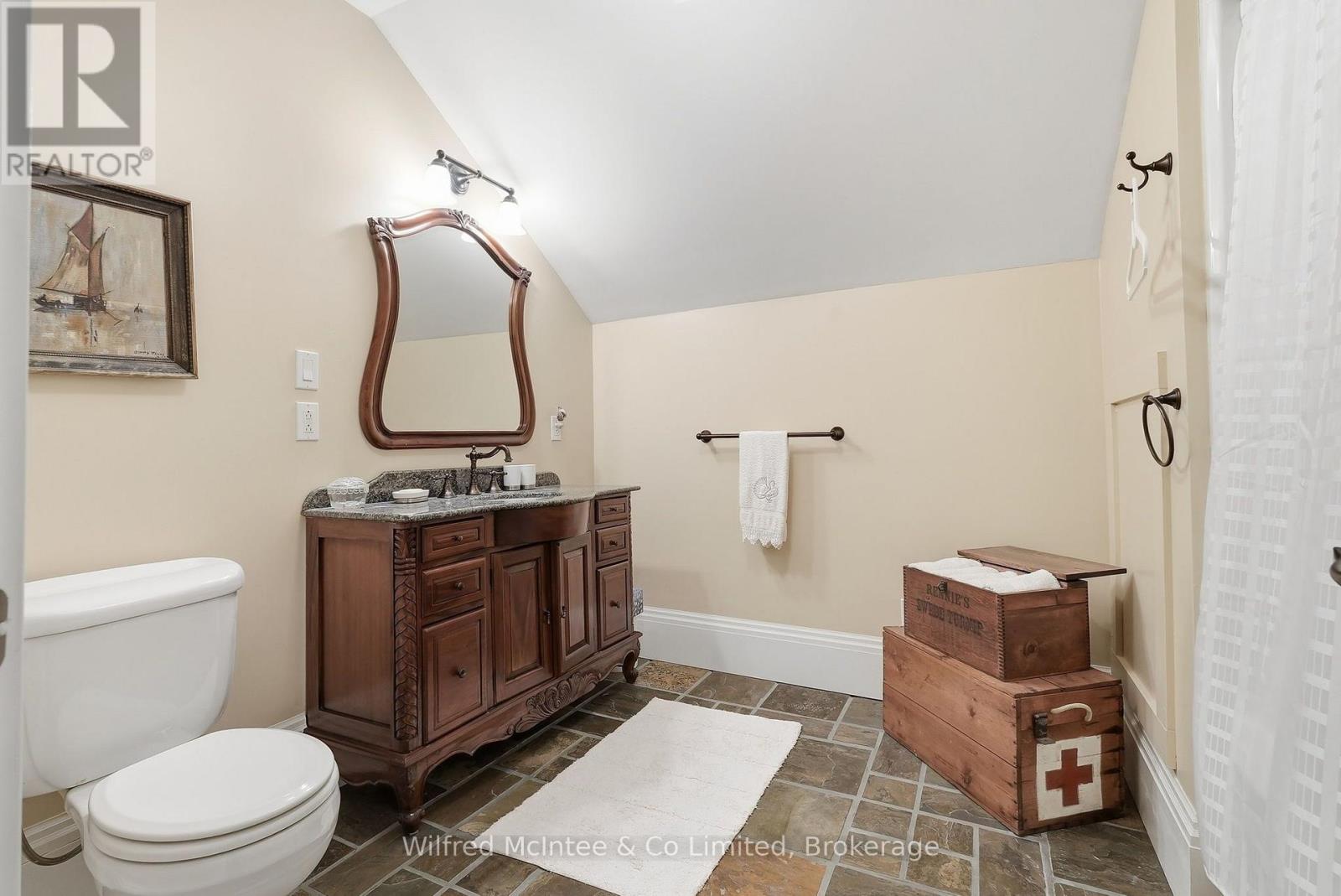591 ELGIN STREET - Image 32