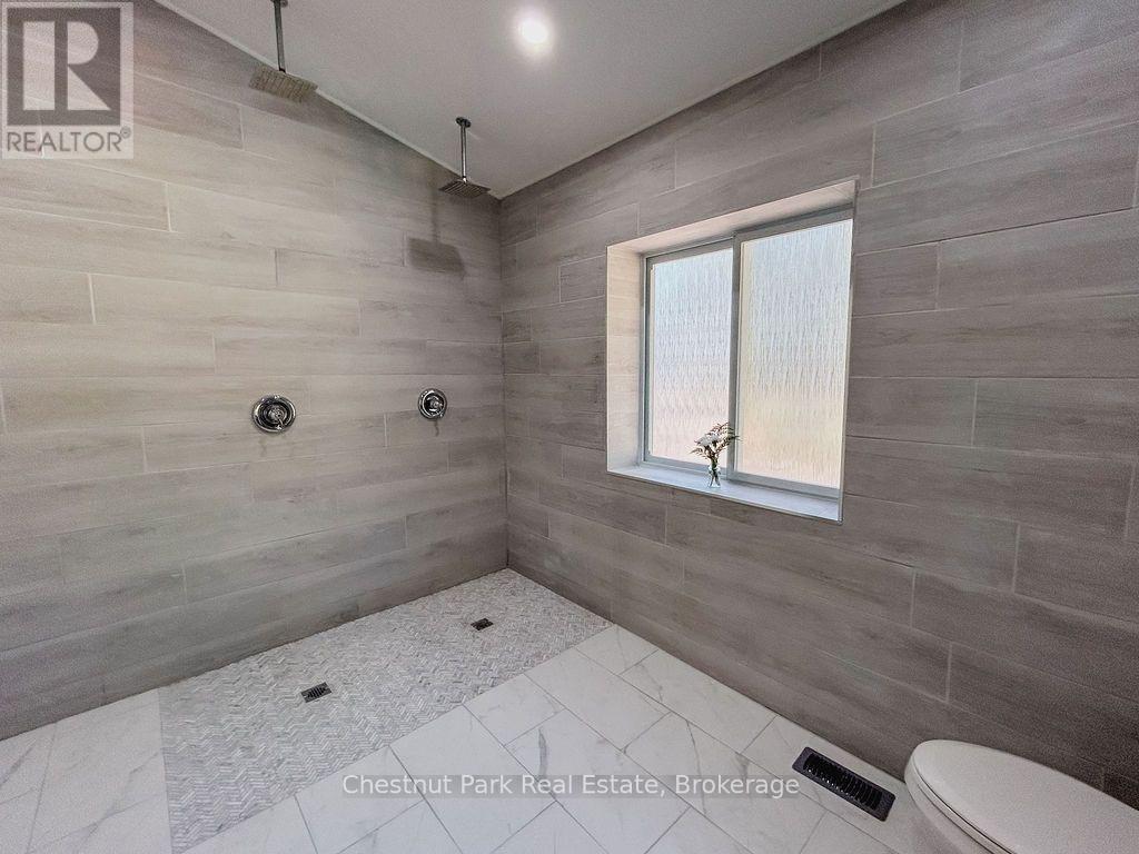 1170 ALDERDALE ROAD - 16