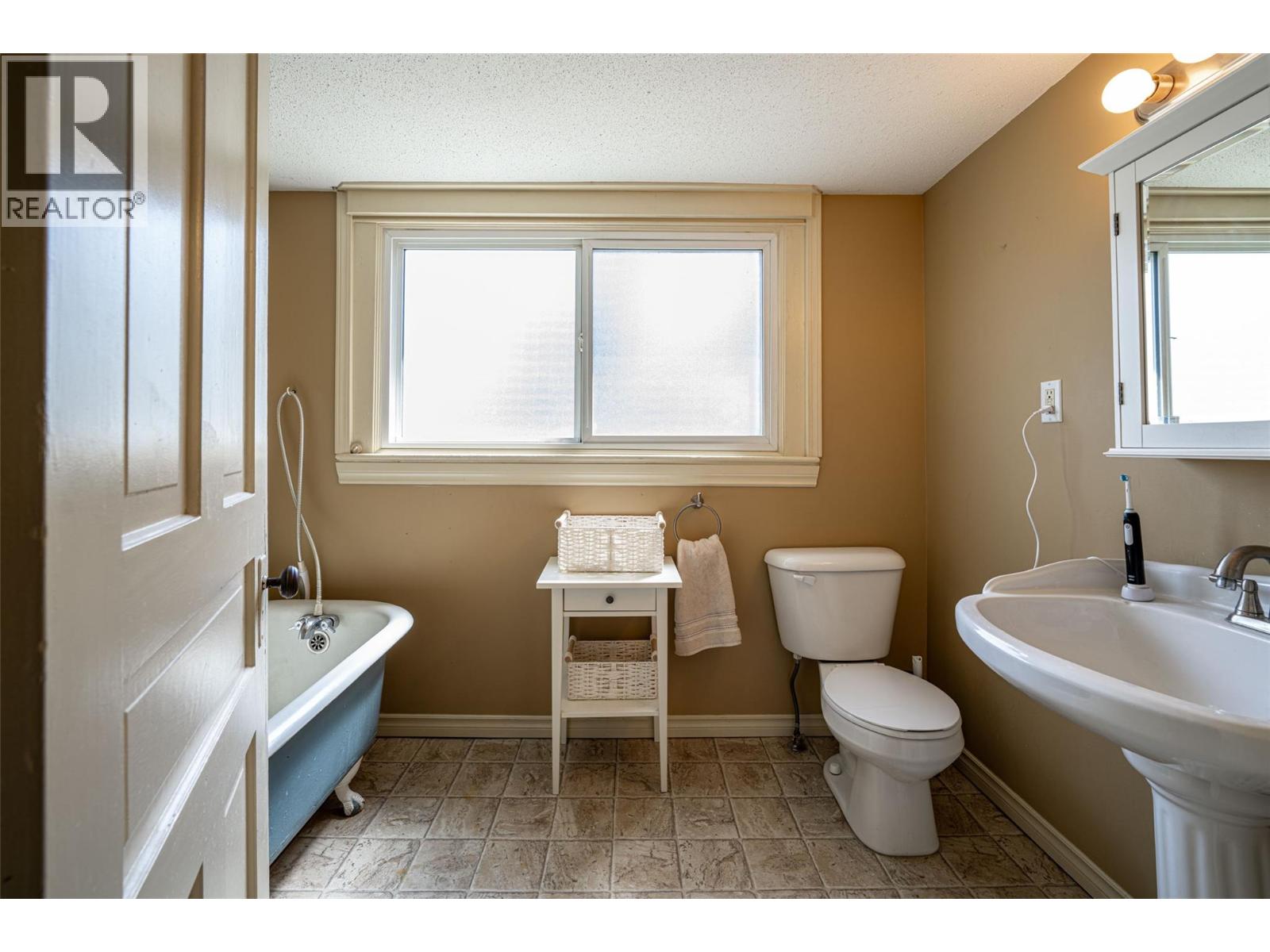 3008 26 Street - 49