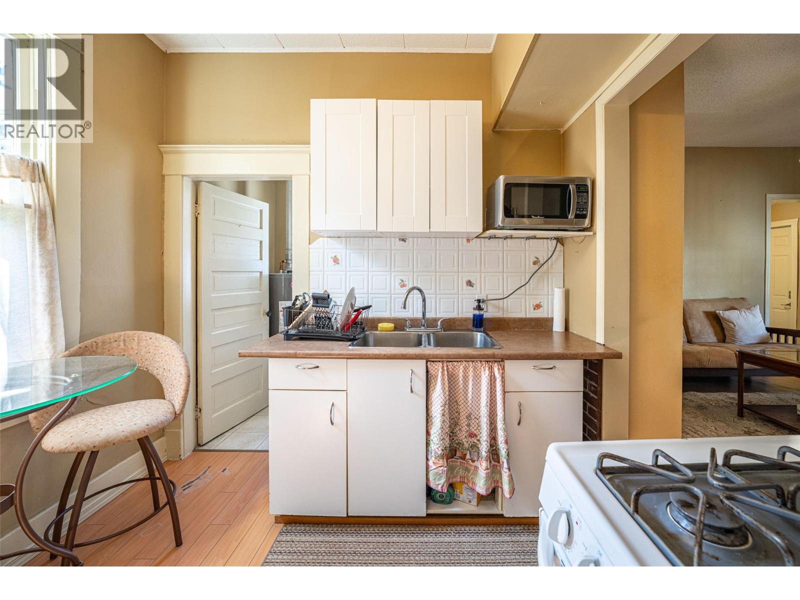 3008 26 Street - 38