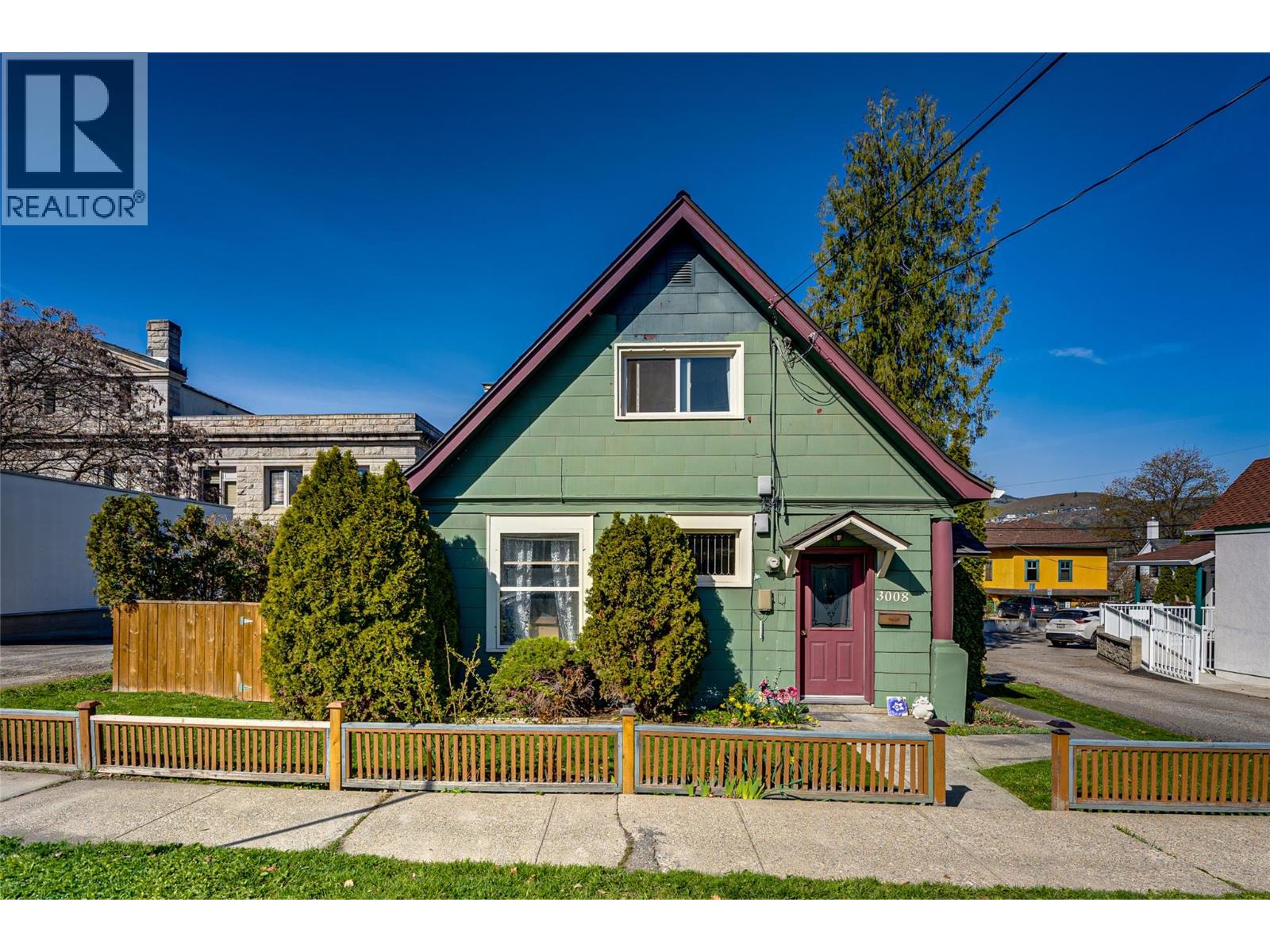3008 26 Street - 2