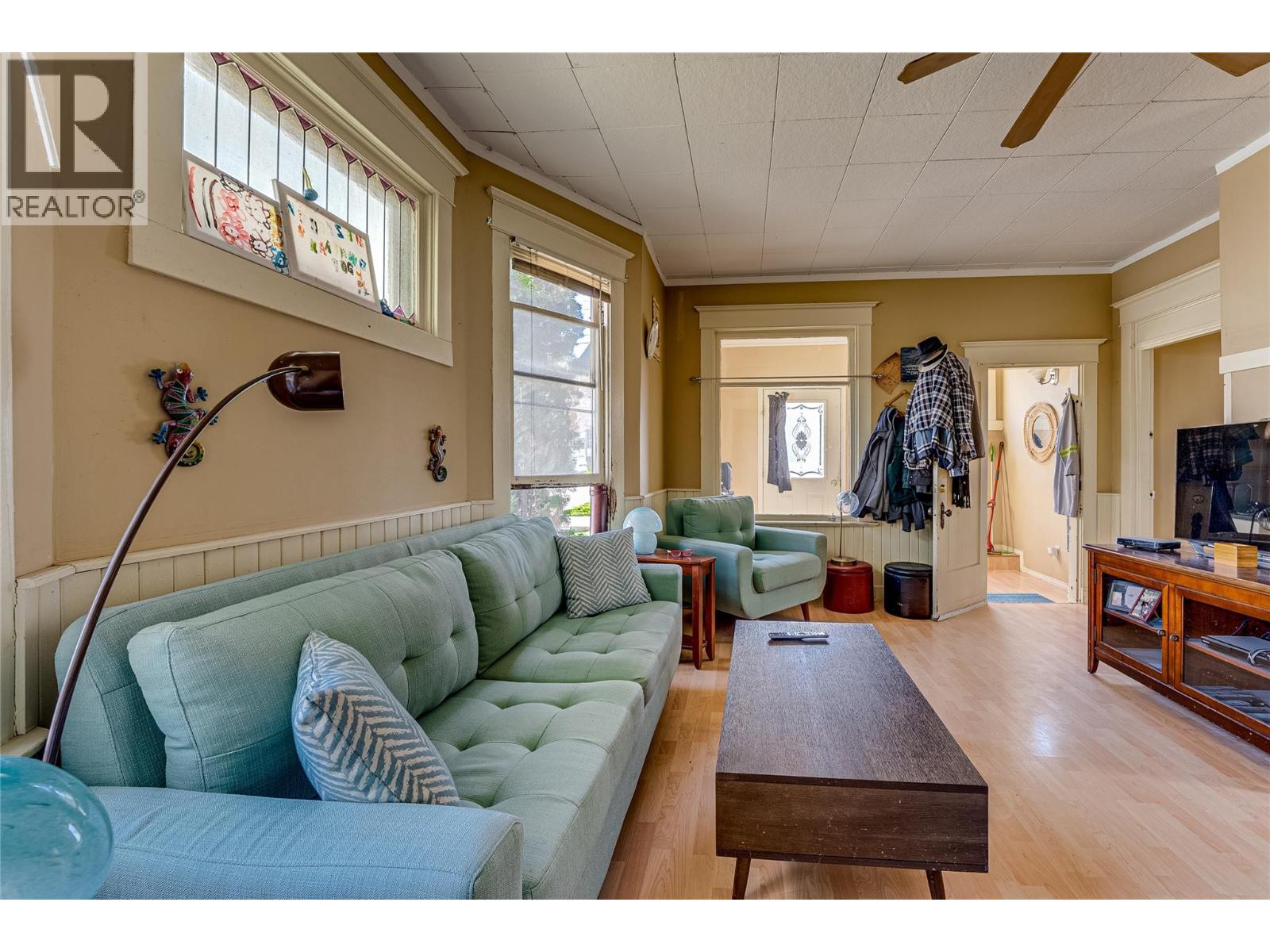 3008 26 Street - 8