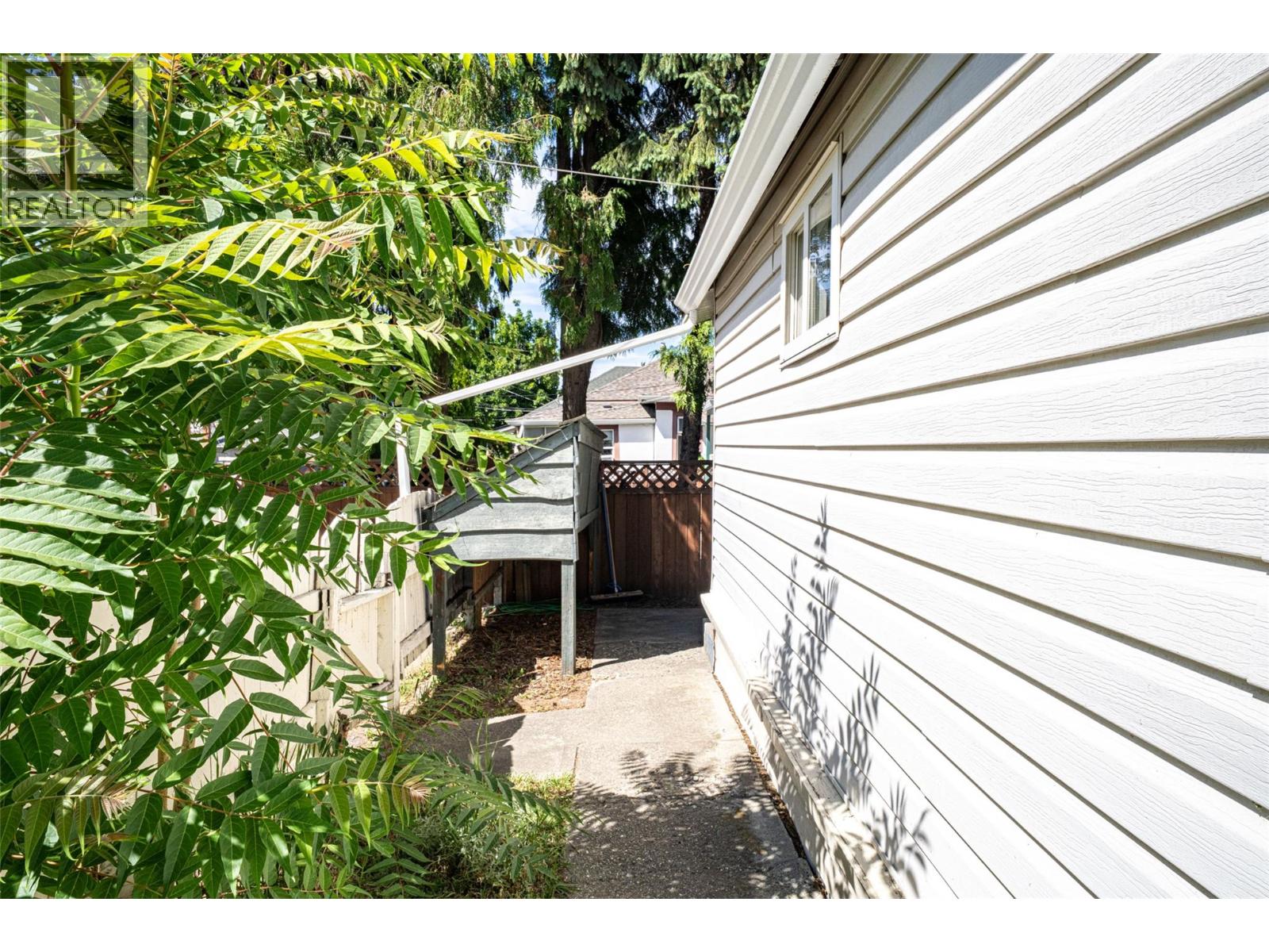 3008 26 Street - 64