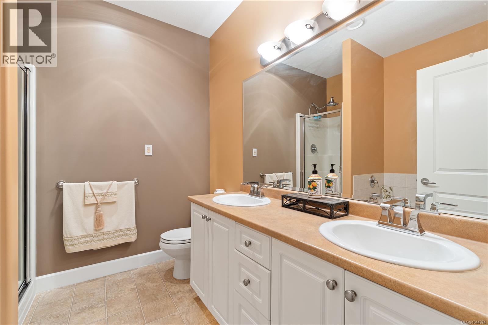 6364 Pinewood Lane - Image 12