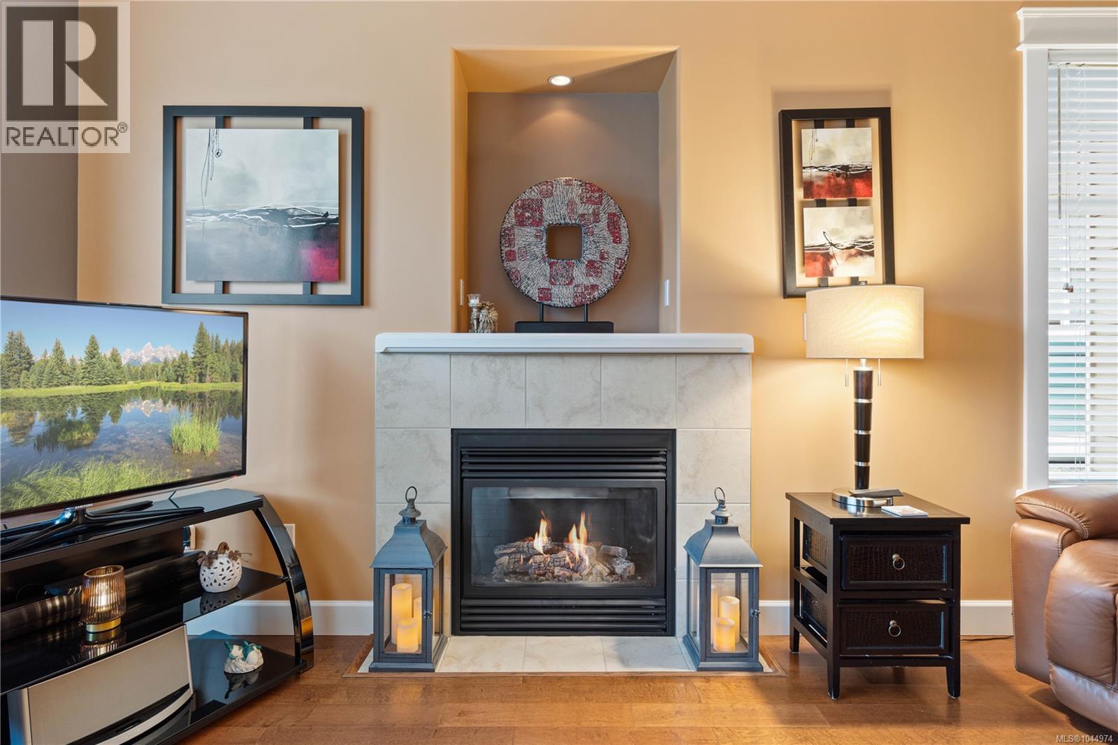 6364 Pinewood Lane - Image 17