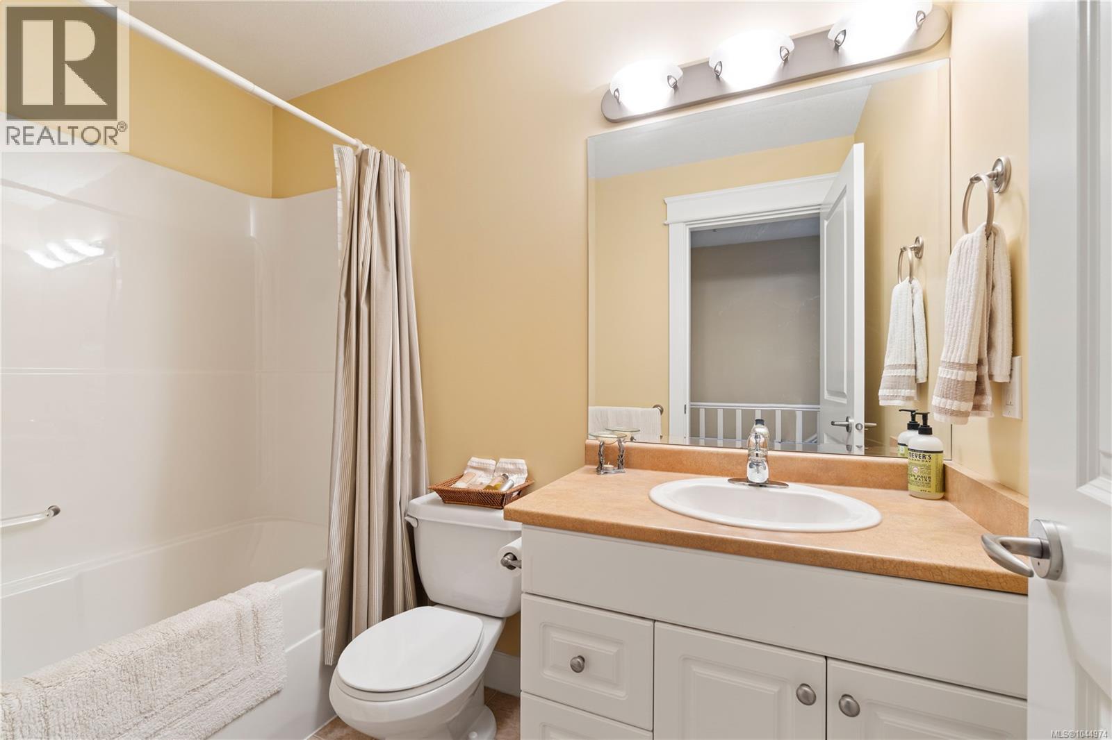 6364 Pinewood Lane - 24