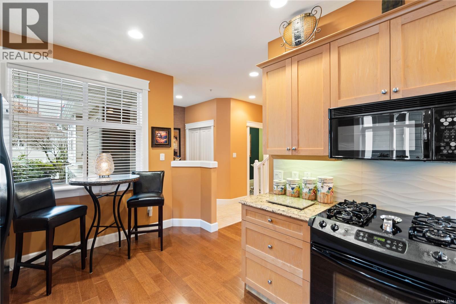 6364 Pinewood Lane - Image 8