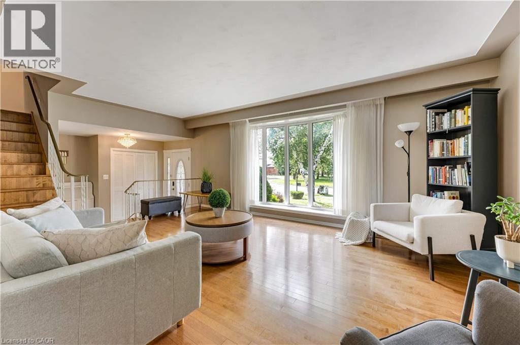 46 LOMBARDY Court - Image 9