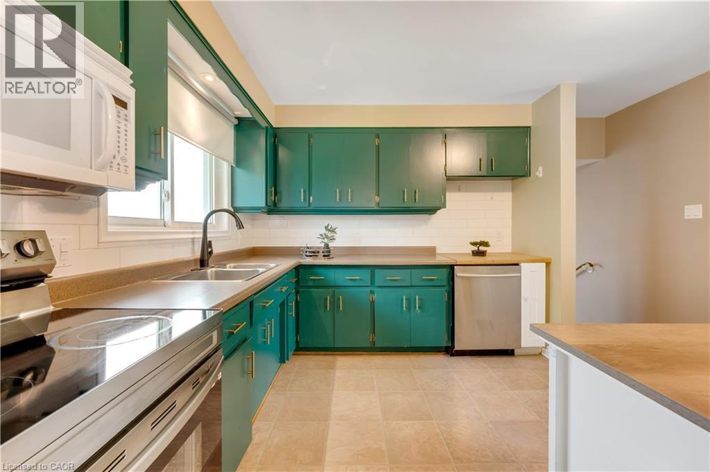 46 LOMBARDY Court - Image 12