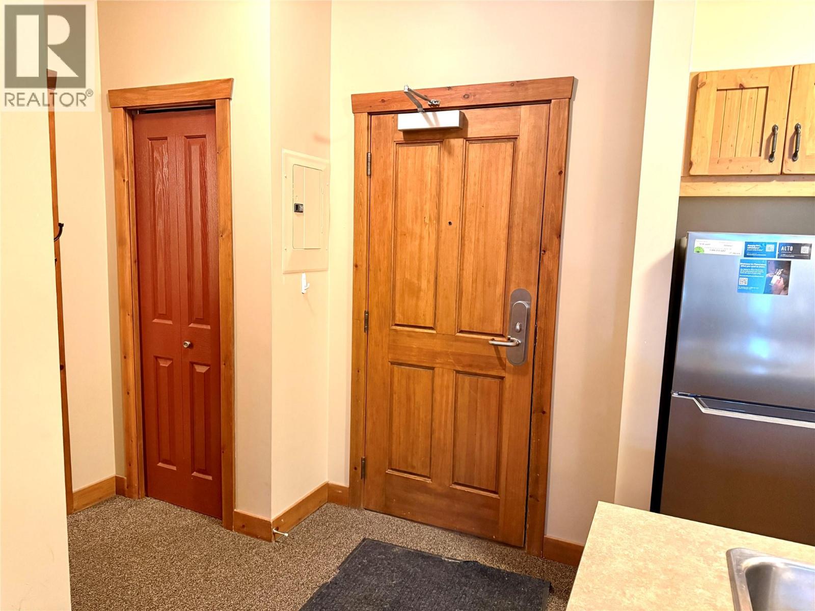 #106 2090 SUMMIT Drive - Image 3